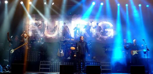 174149runrig_concert,_inverness,_aug_2012.jpg